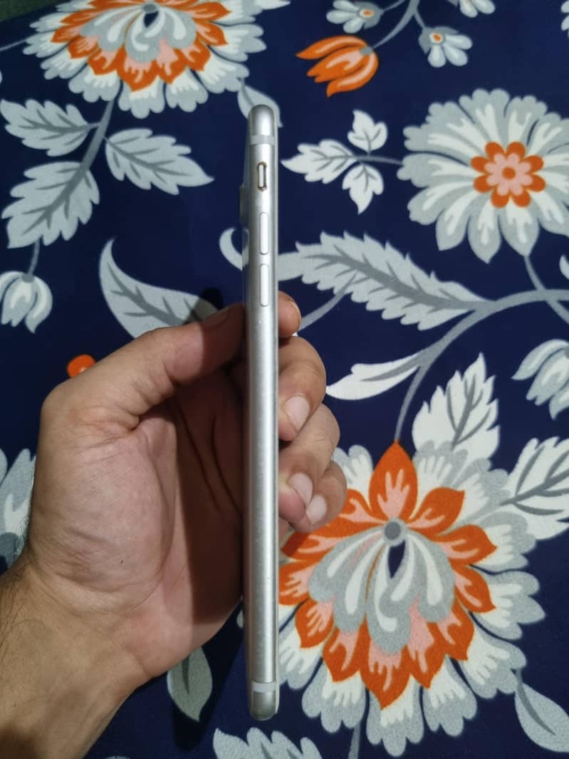 Apple iPhone 7 Plus 2