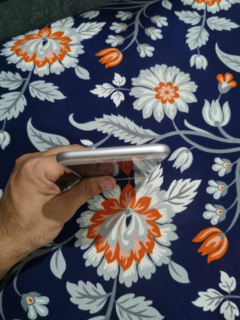 Apple iPhone 7 Plus 3