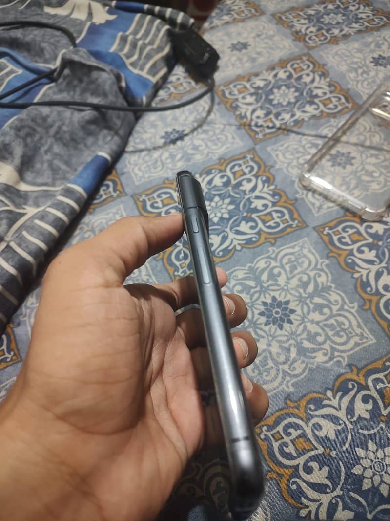Google Pixel 8 4