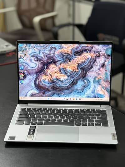 Lenovo Ideapad Slim 5 - Snapdragon 8 cores 24mb cache DDR5 Laptop