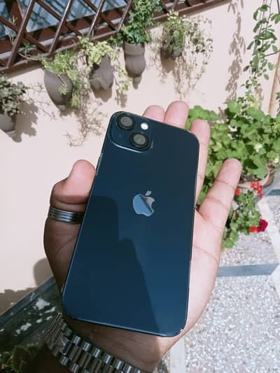 Apple iPhone 13