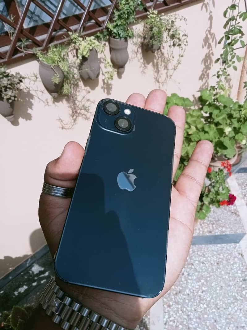 Apple iPhone 13 0