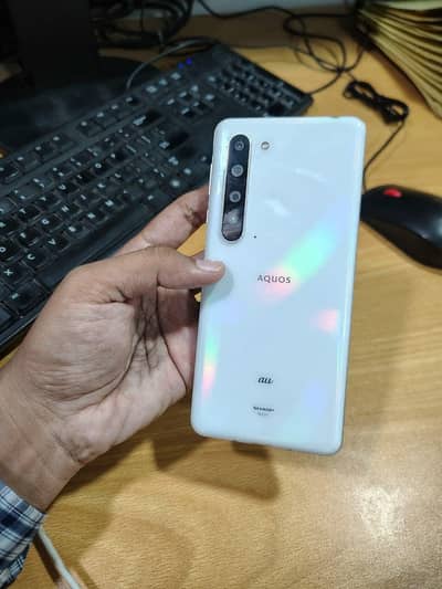 Sharp Aquos R5G