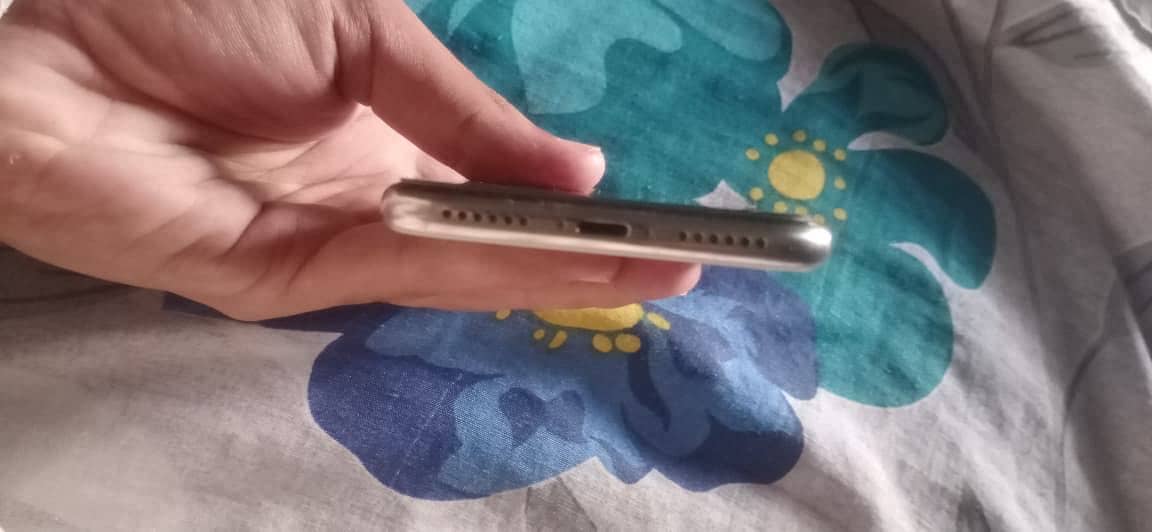 Apple iPhone X 2