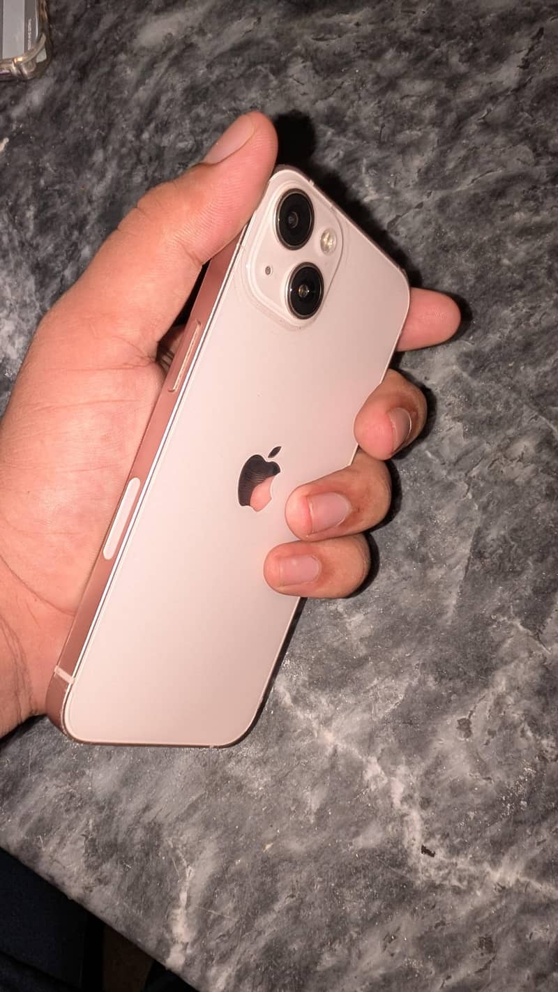 Apple iPhone 13 1
