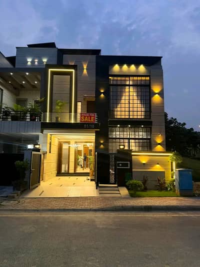 5 Marla Luxury House is Available for Rent in Bahria Town Lahore