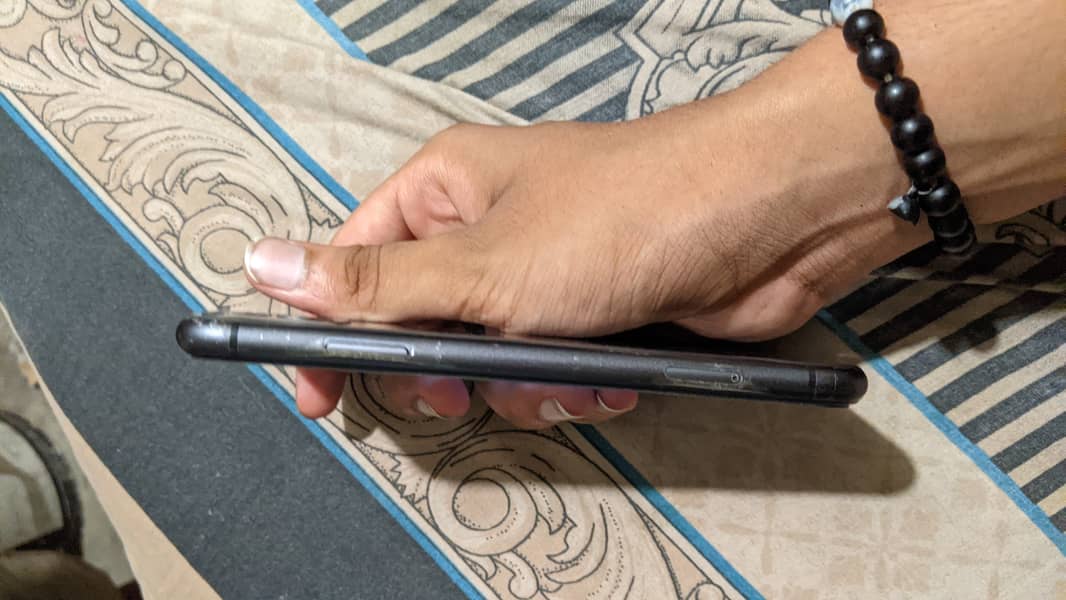 Apple iPhone 11 4
