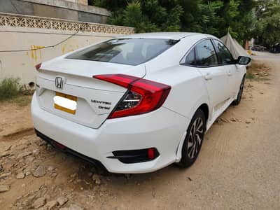 Honda Civic VTi Oriel 1.8 i-vtec CVT 2017