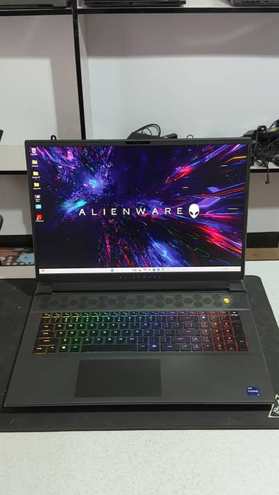 Alienware m18 R1 | NVIDIA RTX 4080 12GB | Core i9 13th Gen | 32GB DDR5