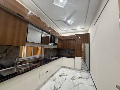 F-17 House For sale Sized 10 Marla