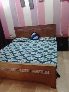 Beautiful Bed Set for Sale