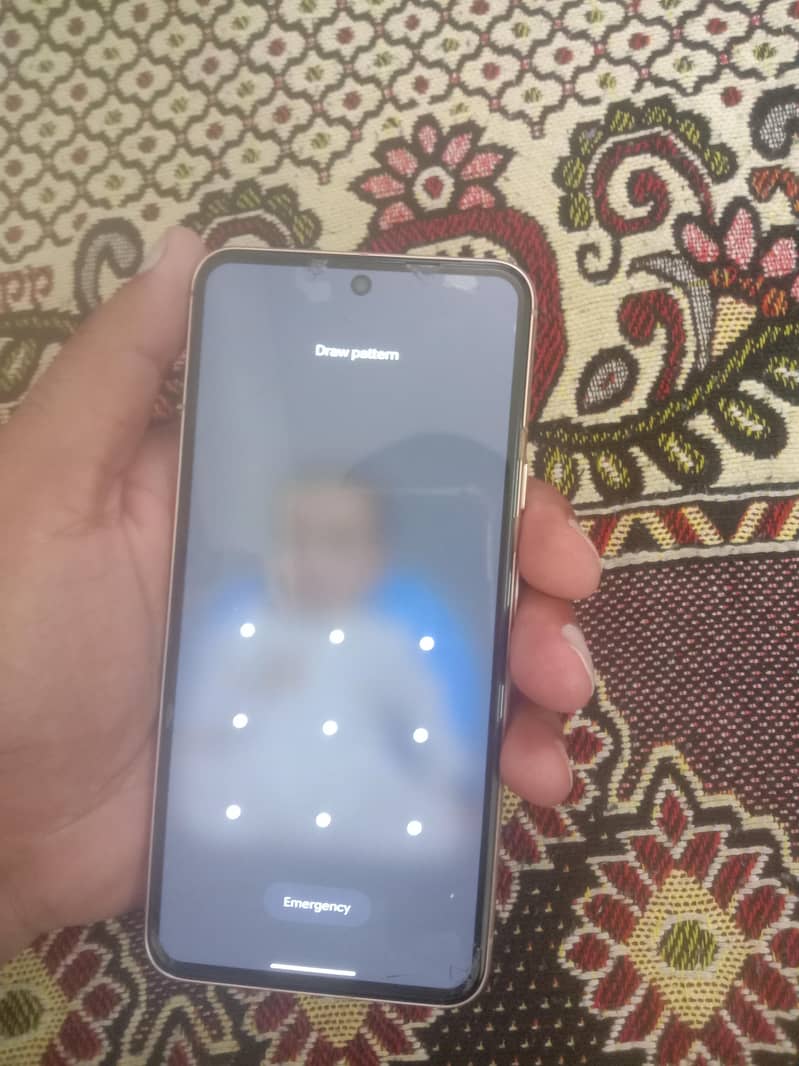Google Pixel 8 4