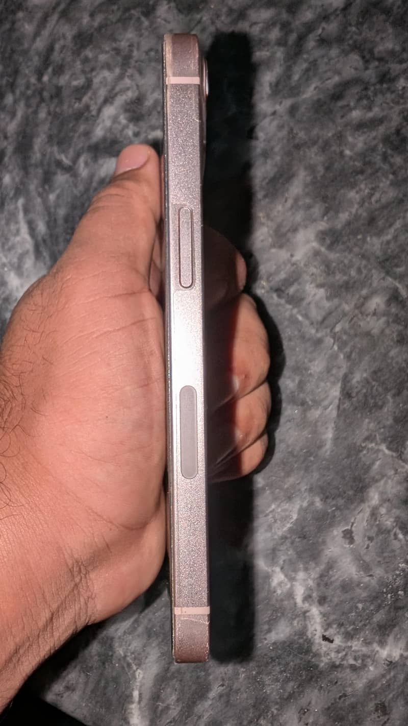 Apple iPhone 13 3