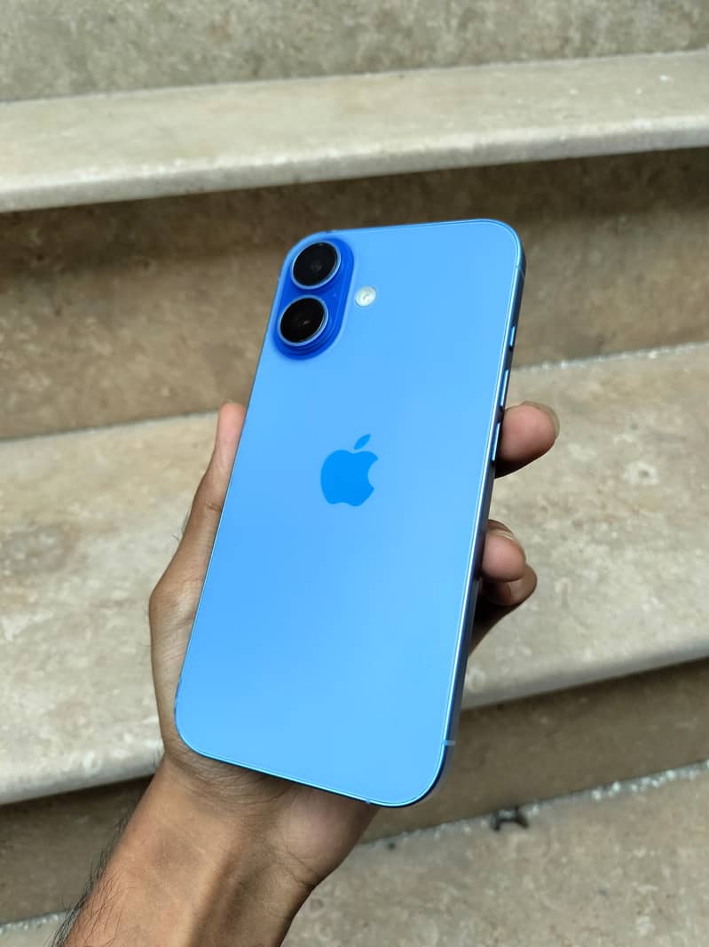 Apple iPhone 16 1