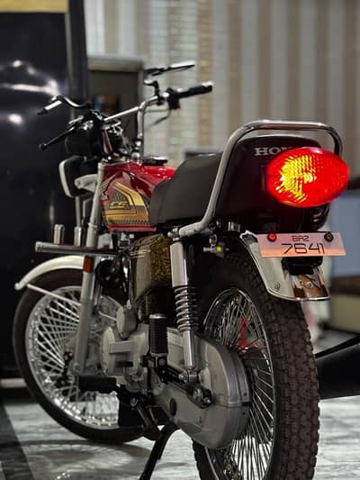 Honda CG 125 (2025 model) Gold Edition (self start)