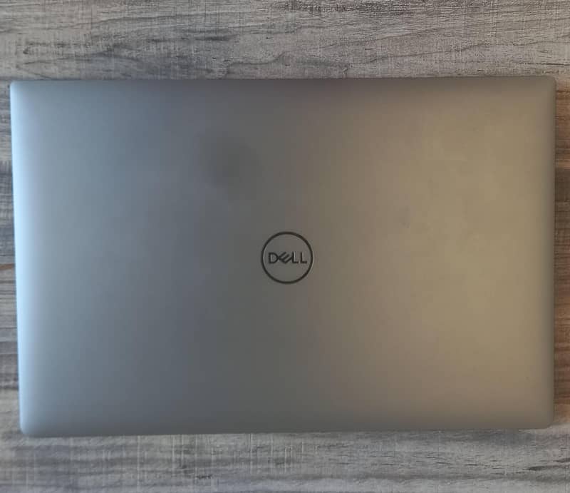 Dell precision 5540 core i5 9th Gen 5