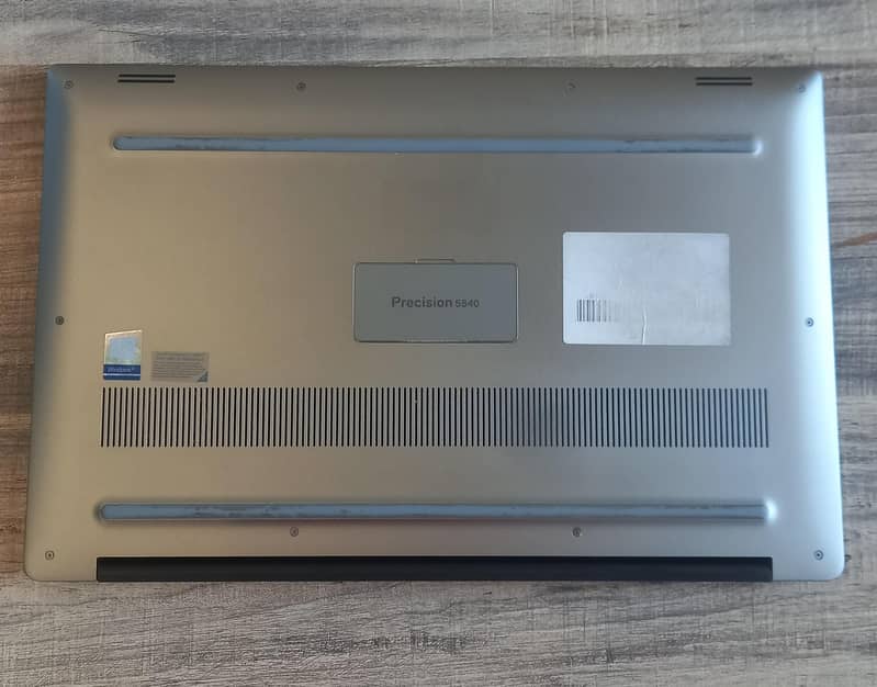 Dell precision 5540 core i5 9th Gen 6
