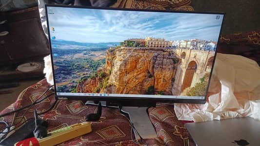 Lenovo All in one pc desktop. Condition 10/10. Details in Description.