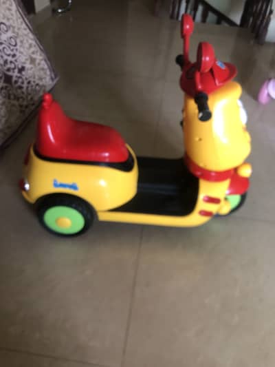 Larva scooter (rechargeable)