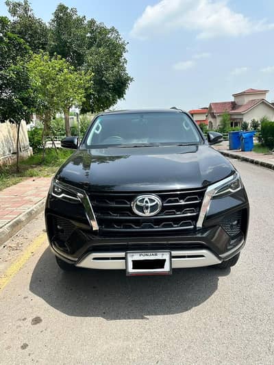 Toyota Fortuner 2.7 V 2021 Premium Condition|Low Milage|Ready to Drive