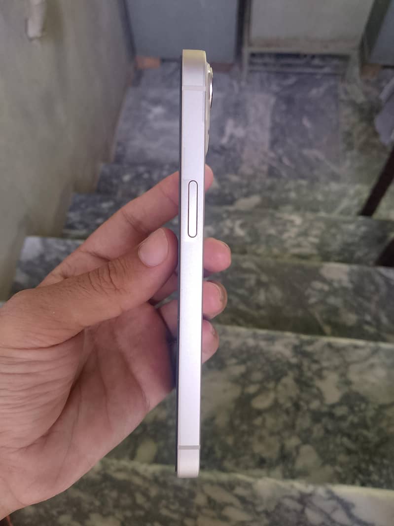 Apple iPhone 13 2