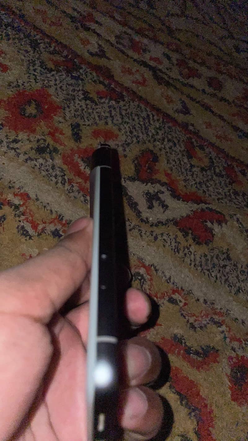 Google Pixel 8 4