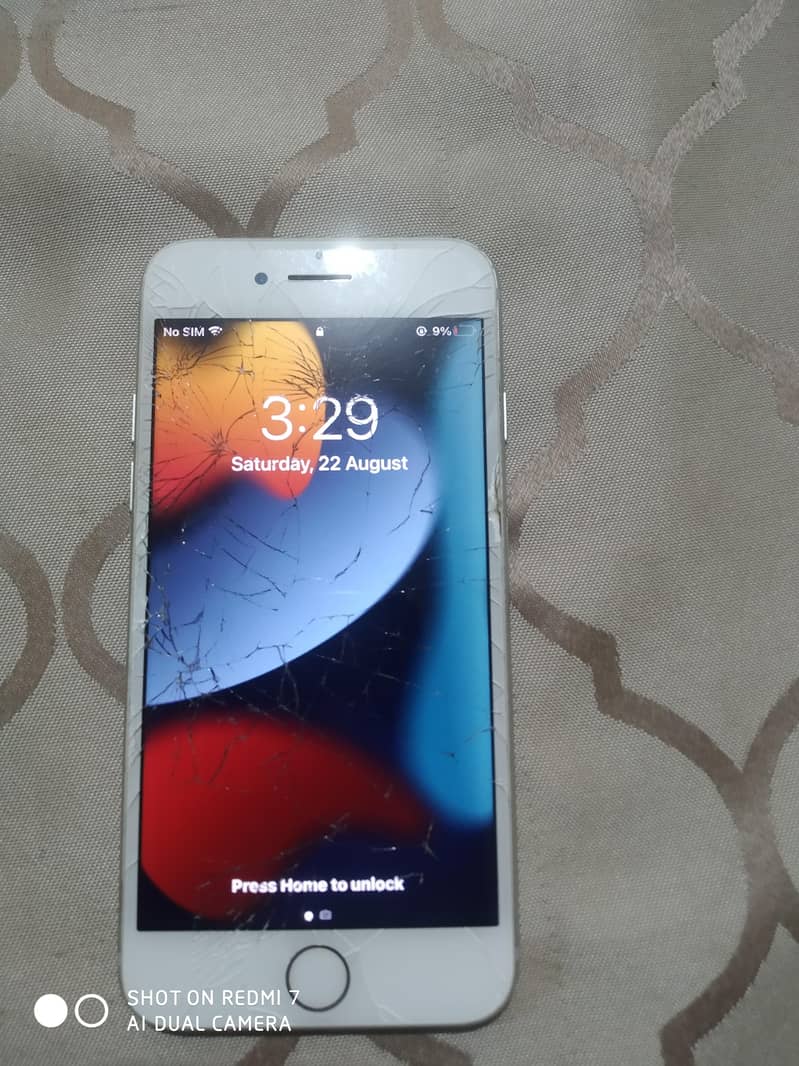 Apple iPhone 7 0