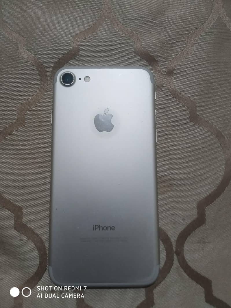 Apple iPhone 7 1