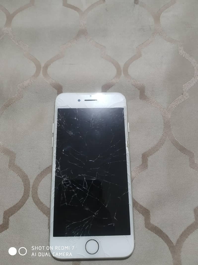 Apple iPhone 7 2