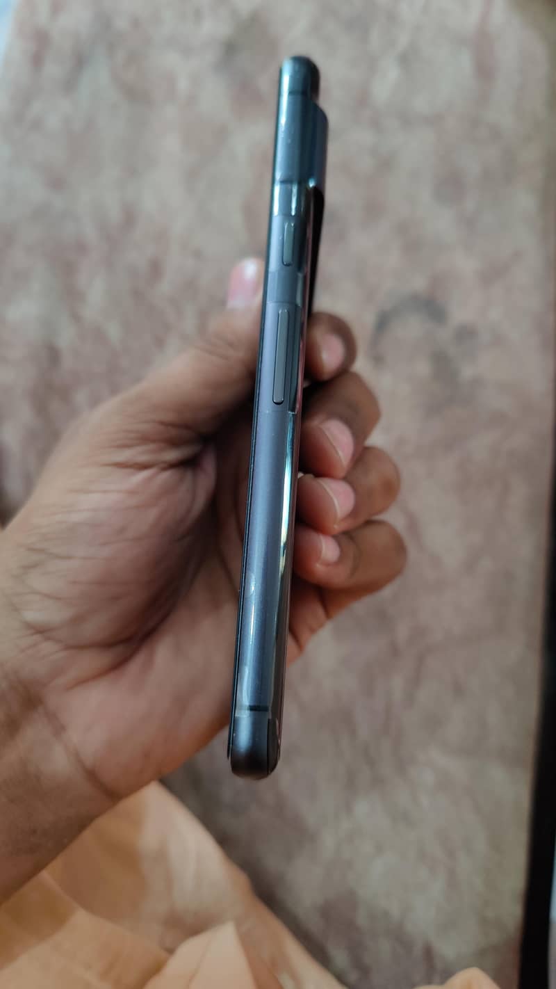 Google Pixel 7 4