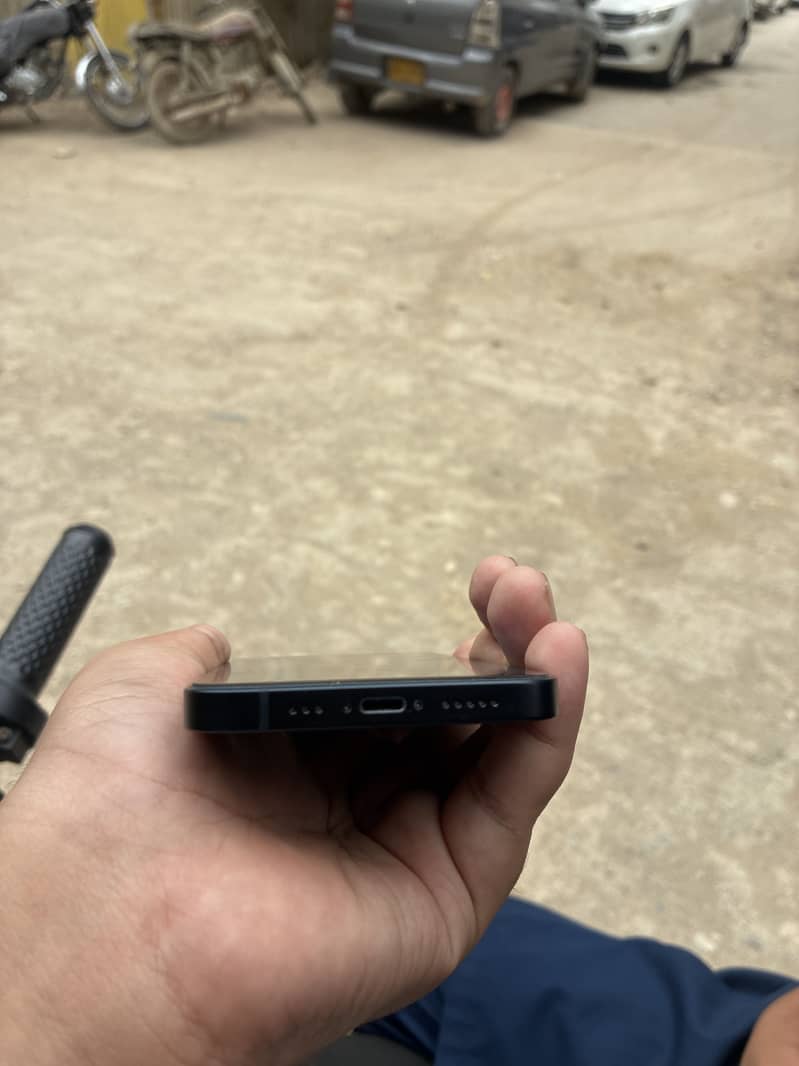 Apple iPhone 13 3