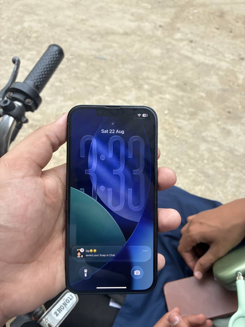 Apple iPhone 13 4