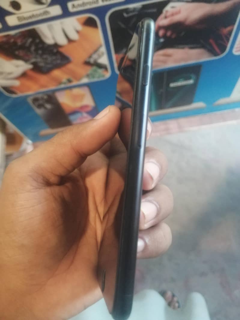 Apple iPhone 7 1