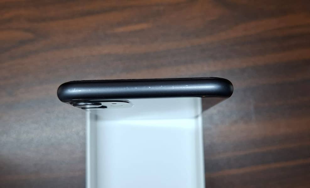 Apple iPhone 11 10