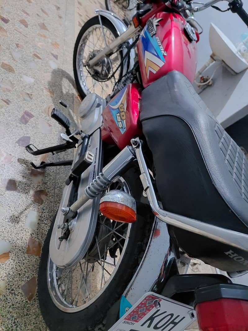 Unique 125 3