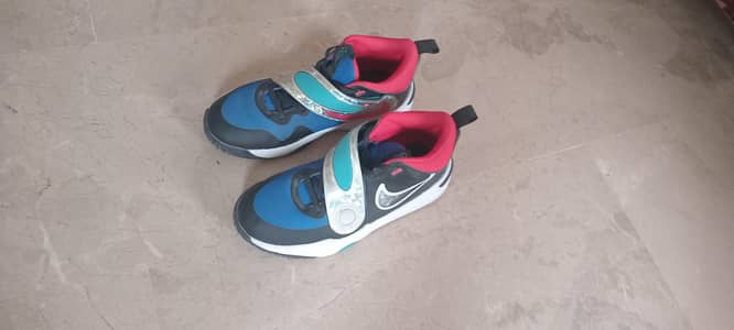Nike hustle D11