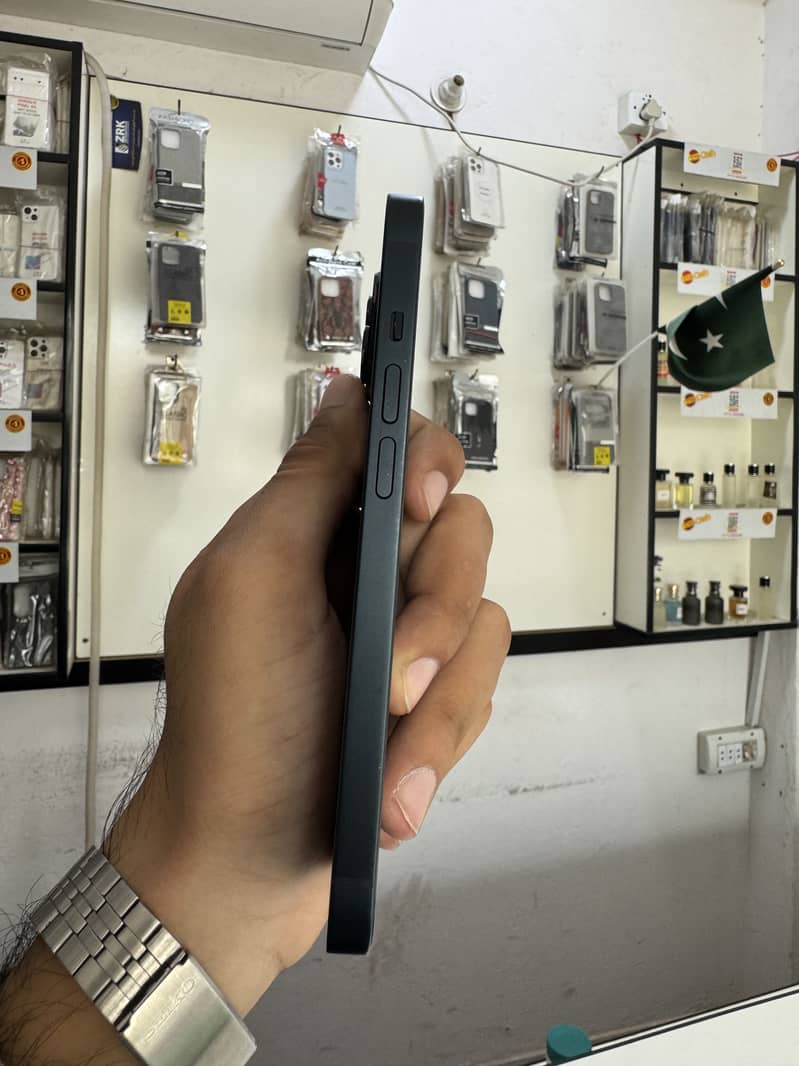 Apple iPhone 14 2