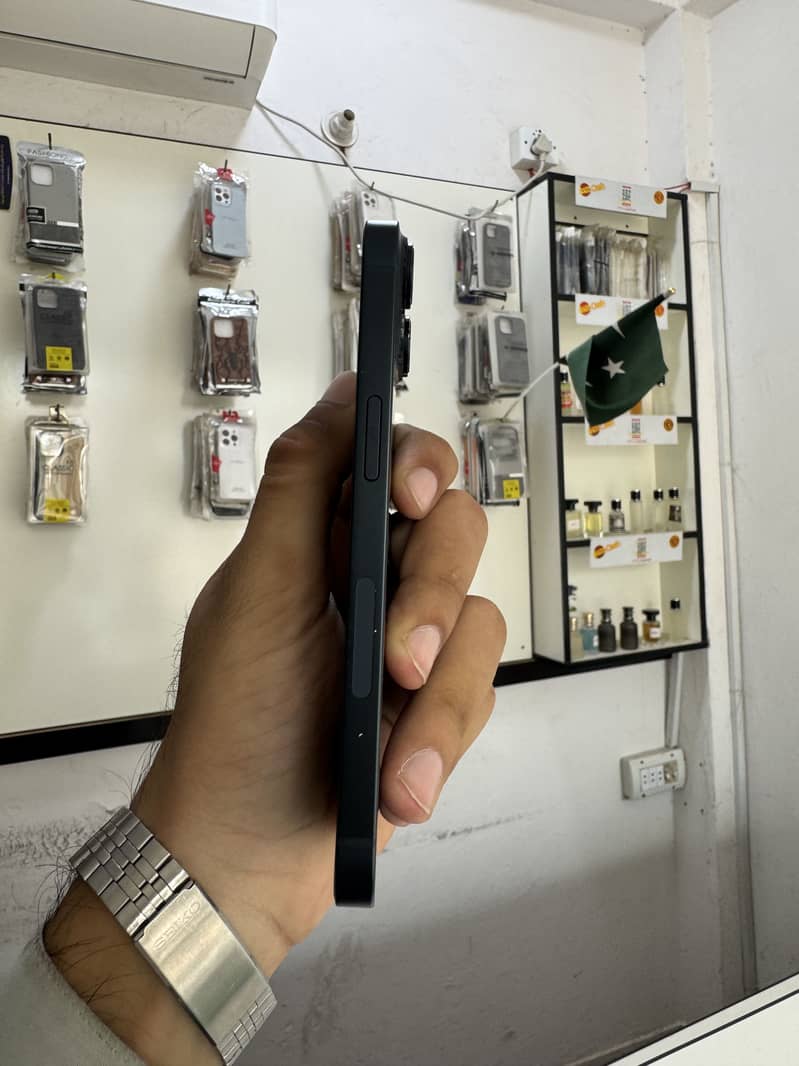Apple iPhone 14 4