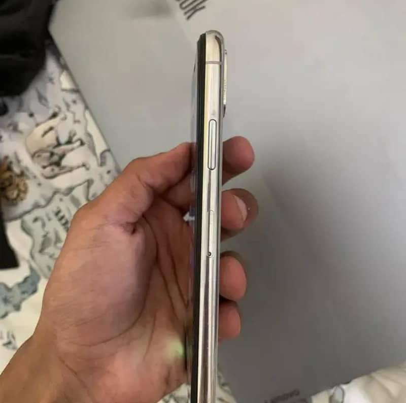 Apple iPhone X 3