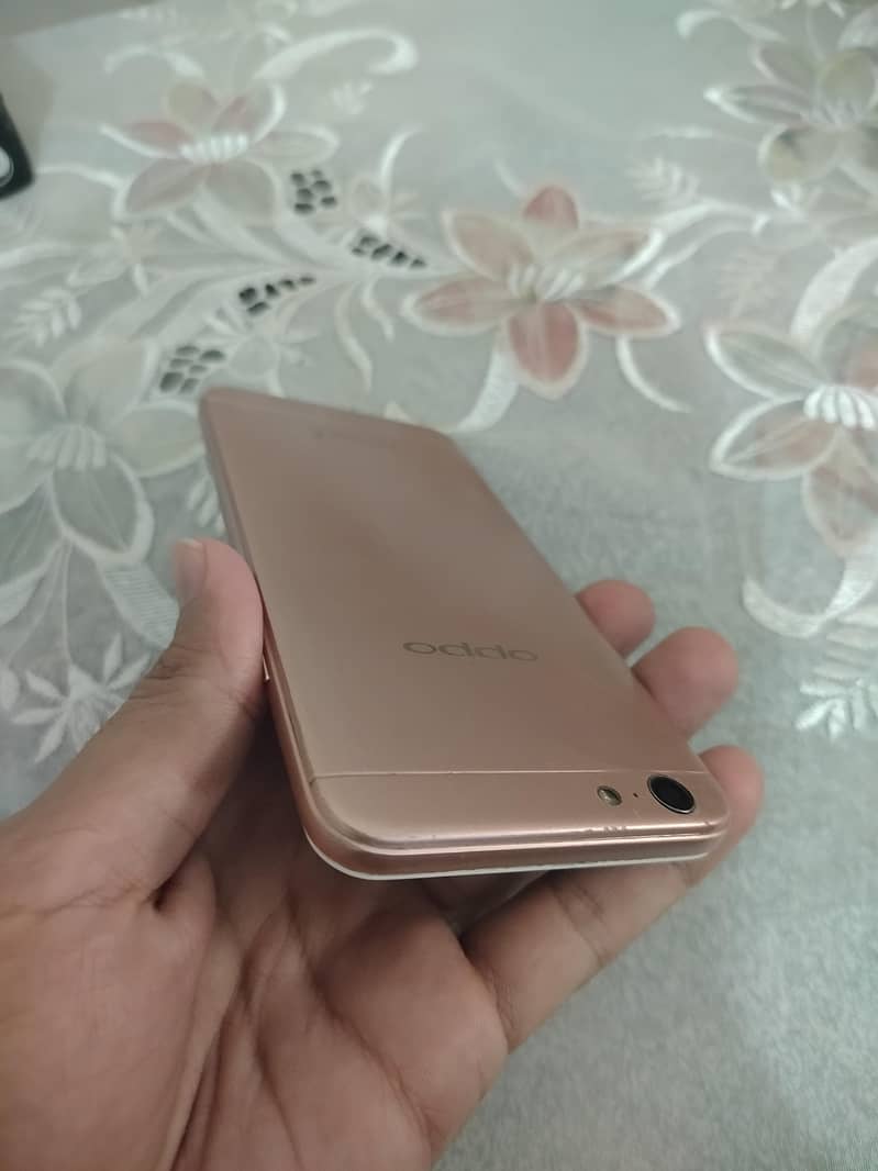 OPPO A57 4