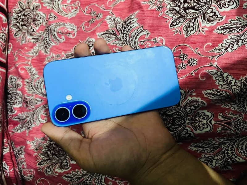 Apple iPhone 16 0