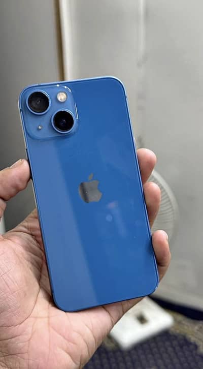 Apple iPhone 13