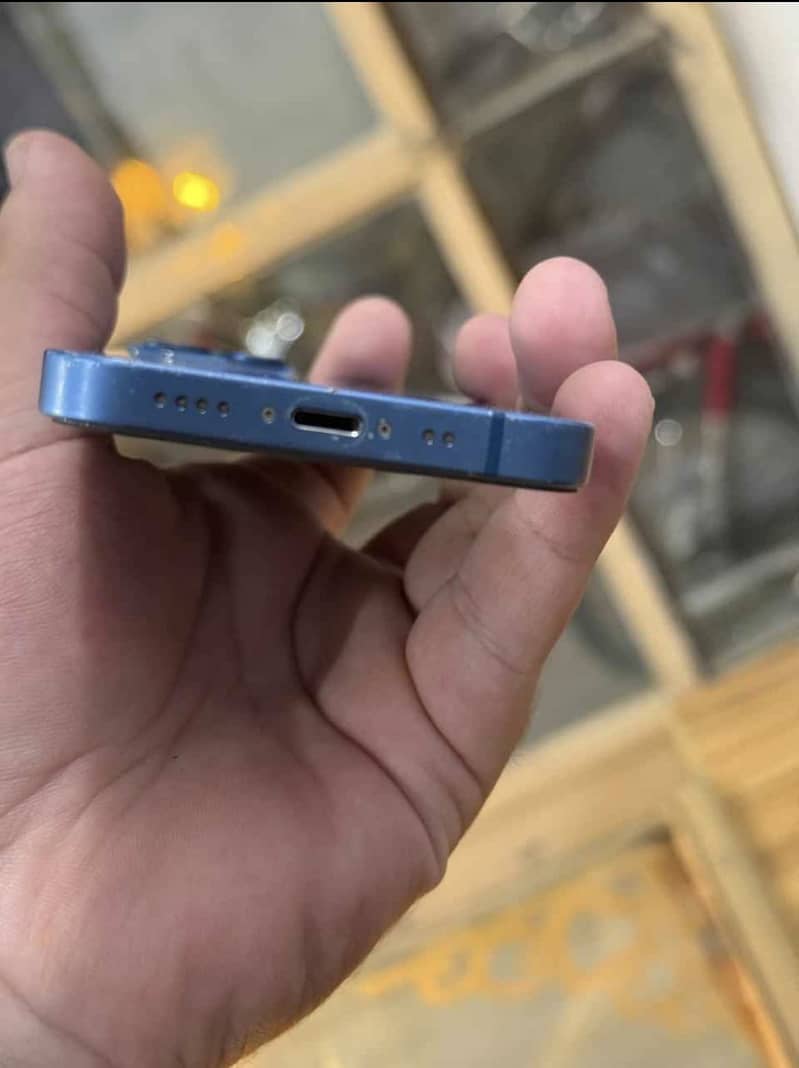 Apple iPhone 13 1