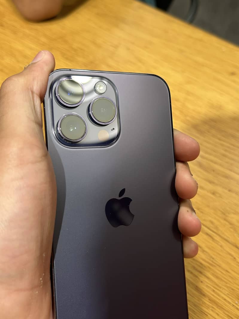 Apple iPhone 14 Pro Max 0