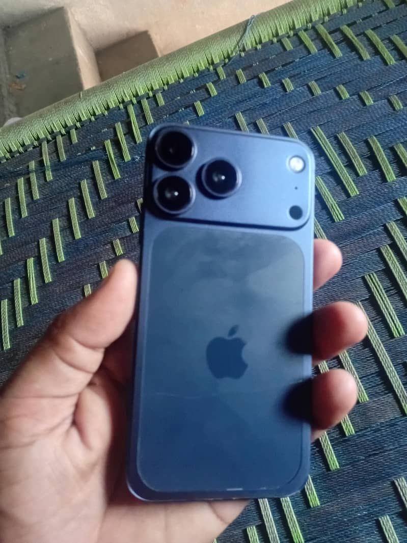 Apple iPhone X 4