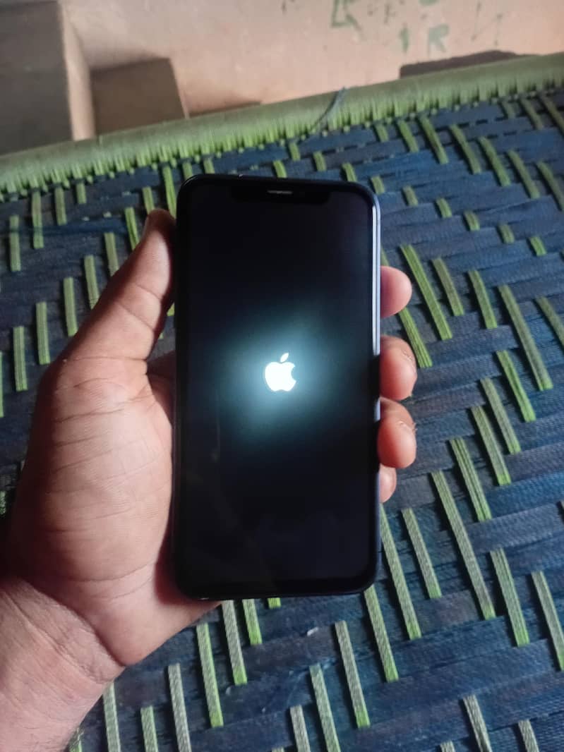 Apple iPhone X 5