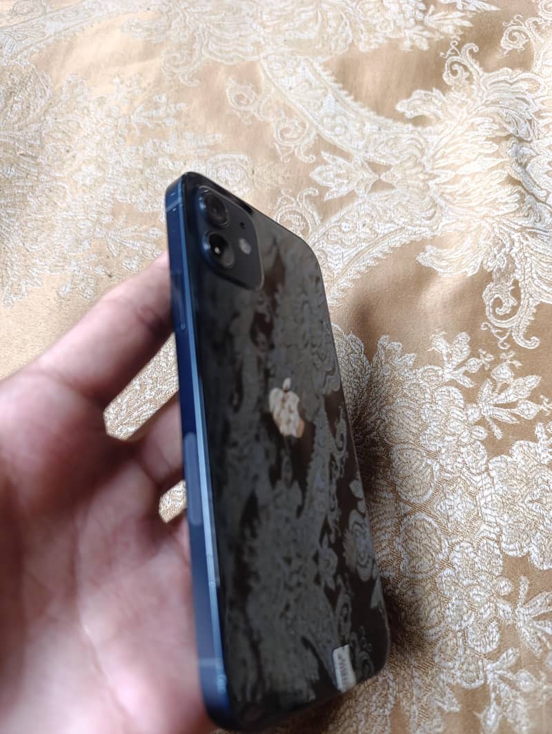 Apple iPhone 12 2
