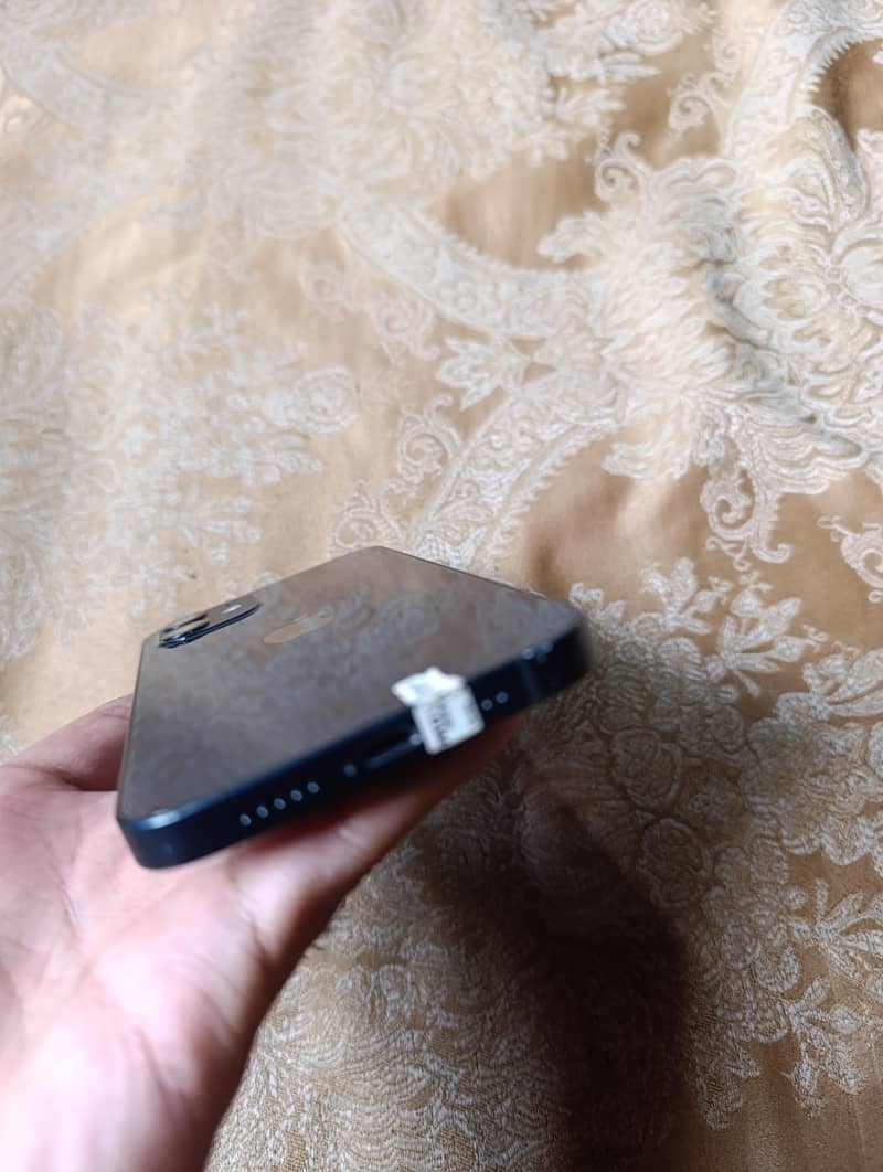 Apple iPhone 12 3