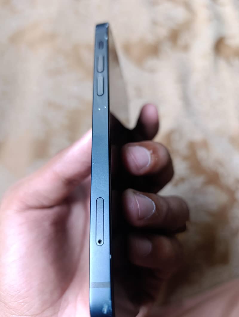 Apple iPhone 12 5