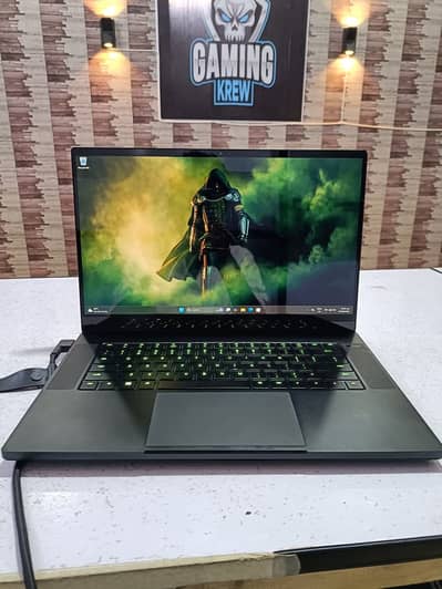 Razer Blade 15 | RTX 2080 Max-Q 8GB | Core i7 9th Gen | 4K OLED